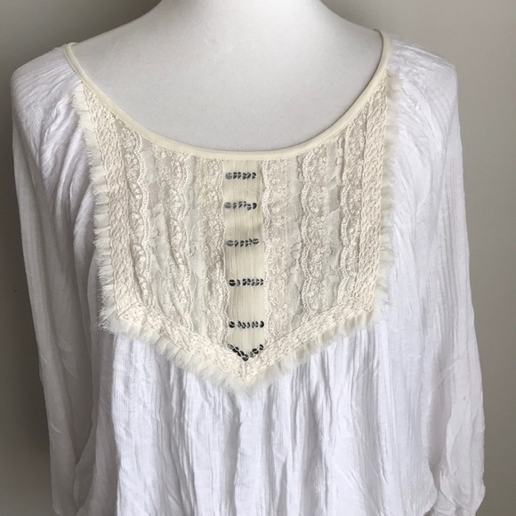 -Free People- White top! Lace an sequence detail! - Picture 2 of 8